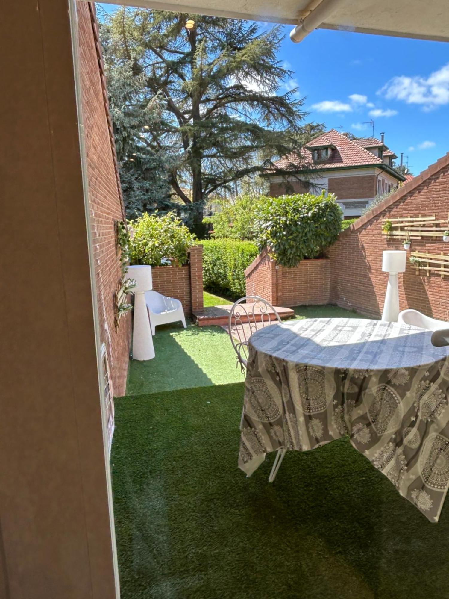 Alojamientos Castellana Jardin 1 Y 2 Parking Y Piscina Gratis!! Burgo Exterior foto